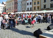 Mladík ze souboru Vlaštovky nadchnul publikum svým originálním tancem
